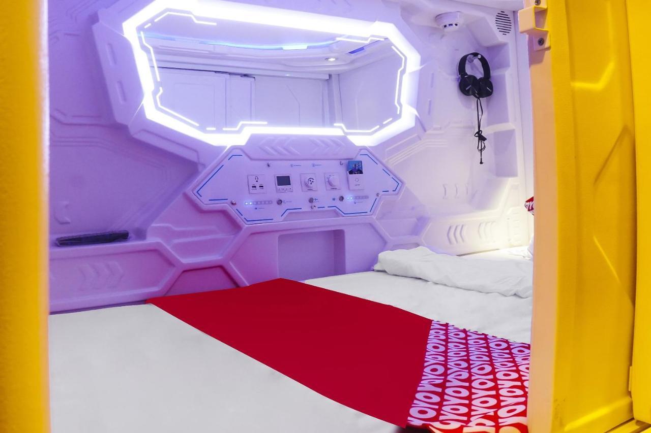 Super Oyo 91328 Fiducia Capsule Hotel Jacarta Exterior foto