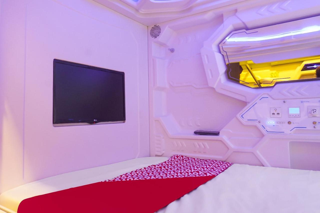 Super Oyo 91328 Fiducia Capsule Hotel Jacarta Exterior foto