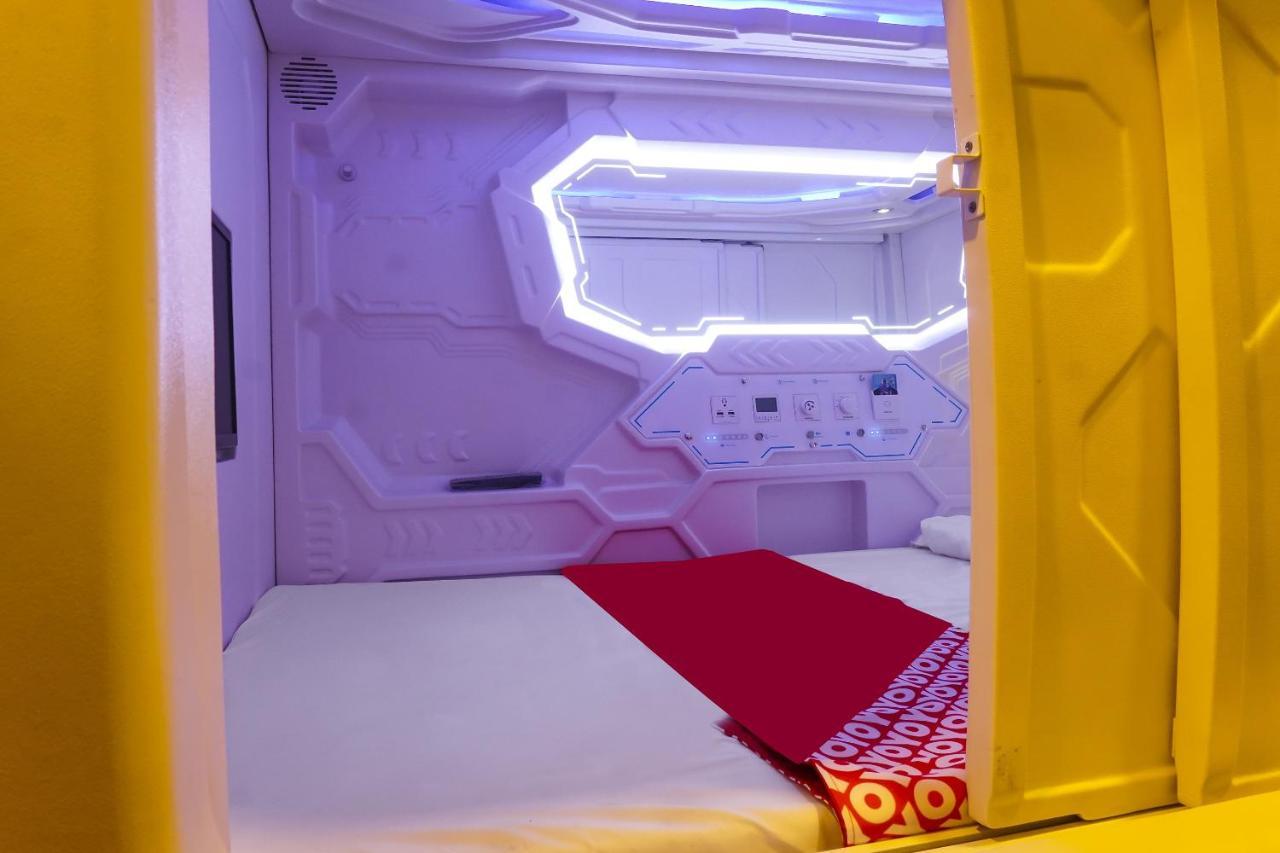 Super Oyo 91328 Fiducia Capsule Hotel Jacarta Exterior foto